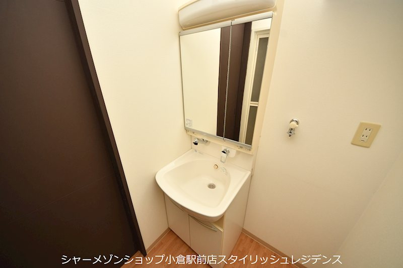 寿山ビルの洗面所