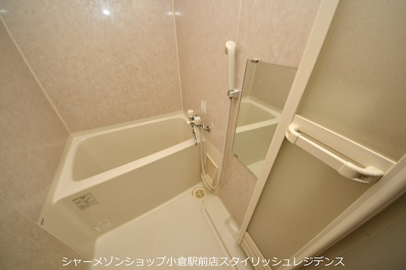 寿山ビルの浴室