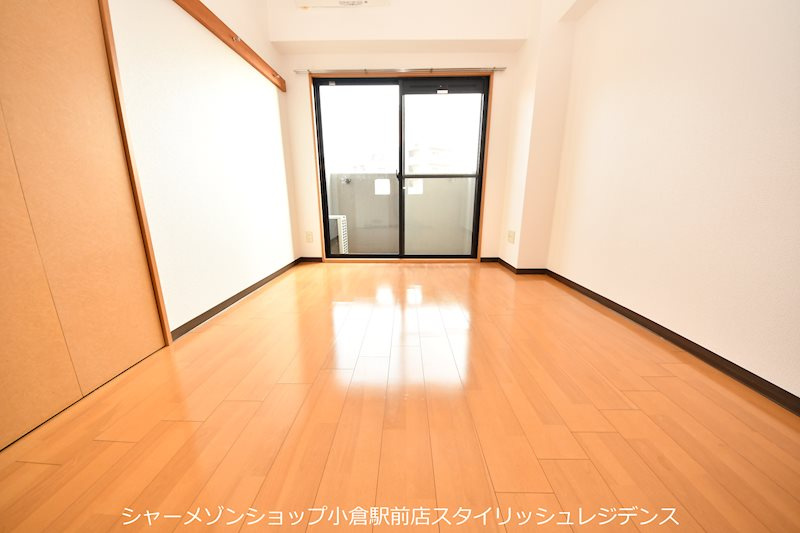 中津口センタービルの寝室