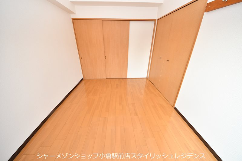中津口センタービルの寝室