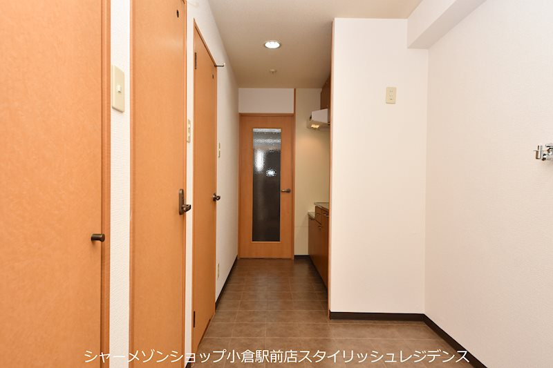 中津口センタービルの玄関