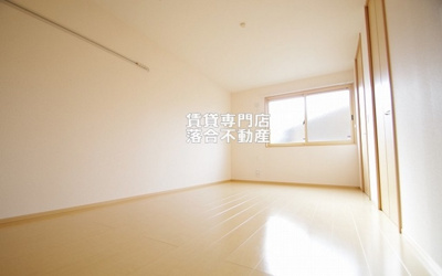 【洋室】 | FLORAⅢ | 使い勝手のいい洋室