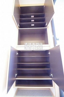 【収納】 | FLORAⅢ | たっぷり入るシューズ収納