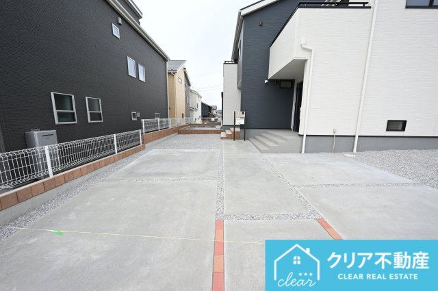 【駐車場】 | 第３富士見町時沢5号棟 | ４台分の駐車スペース！お子様が大きくなっても並べて駐車できます♪