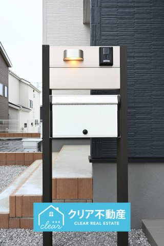 【玄関】 | 第３富士見町時沢5号棟 | 玄関は収納スペース付きでスッキリとした印象です♪