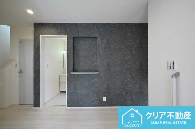 【居間・リビング】 | 第３富士見町時沢5号棟 | 大きな窓が印象的な日当たりの良い明るいLDK♪