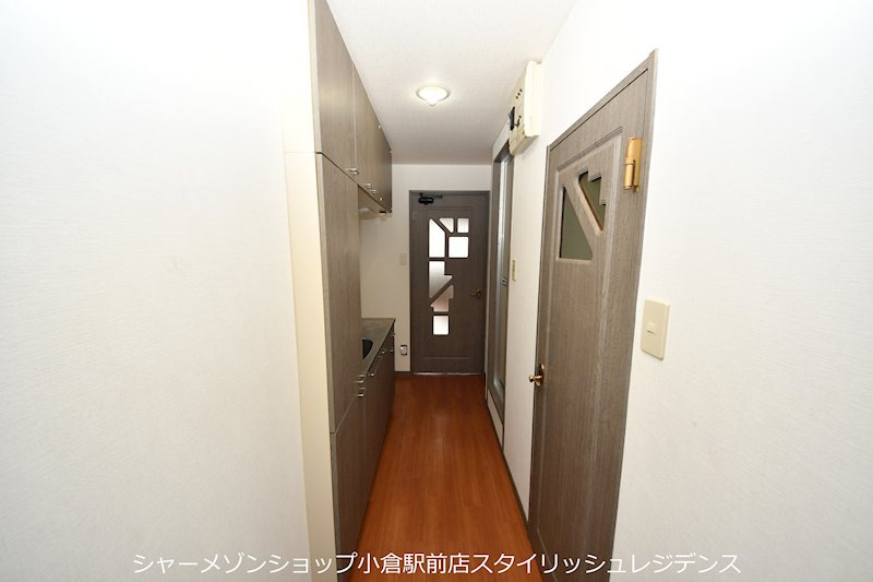 ニューサンリバー6番館の玄関