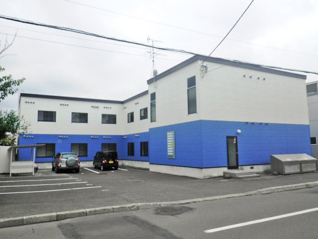 レオパレスドリームイン　３０の外観