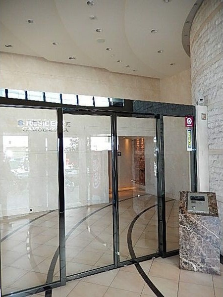 S-RESIDENCE学園坂のロビー