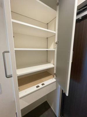 【玄関】 | グランエス | ※別部屋の参考写真です