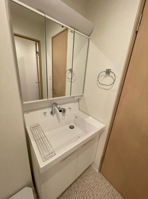 【独立洗面台】 | グランエス | ※別部屋の参考写真です