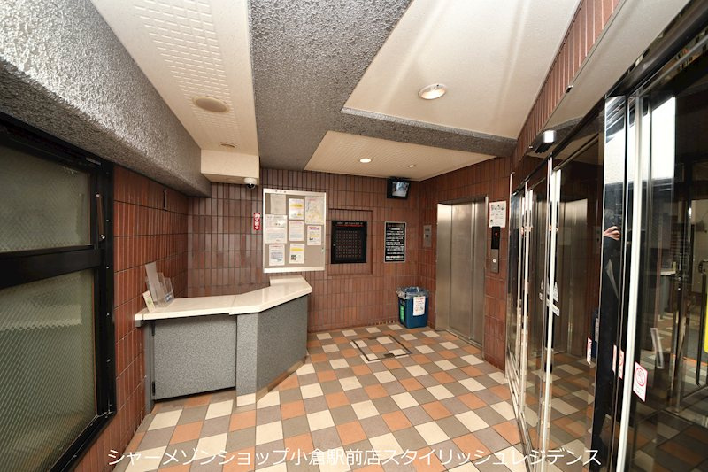 ニューサンリバー6番館のエントランス