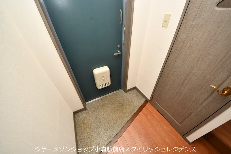 ニューサンリバー6番館の玄関