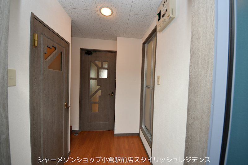 ニューサンリバー6番館の玄関