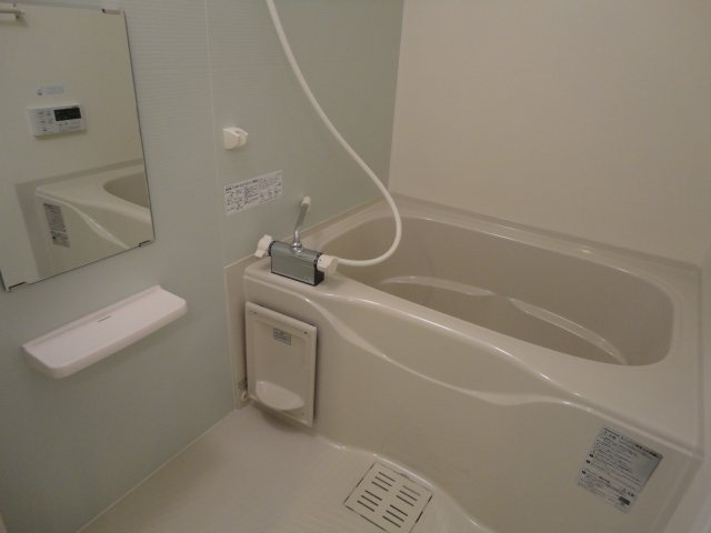 アルモかたばみの浴室