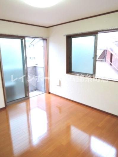 アムールグリーン