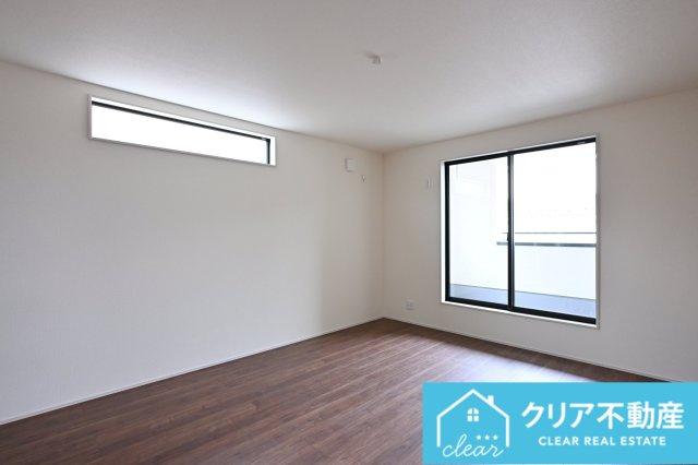 【洋室】 | 第３富士見町時沢6号棟 | バルコニーが２か所あるお家なので大きな窓からしっかり陽が入ります♪