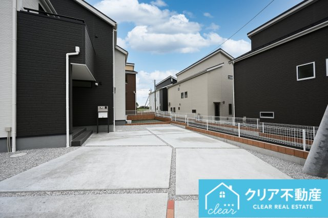 【駐車場】 | 第３富士見町時沢6号棟 | 最大４台駐車可能な広々とした駐車場はお子様が大きくなっても安心です♪