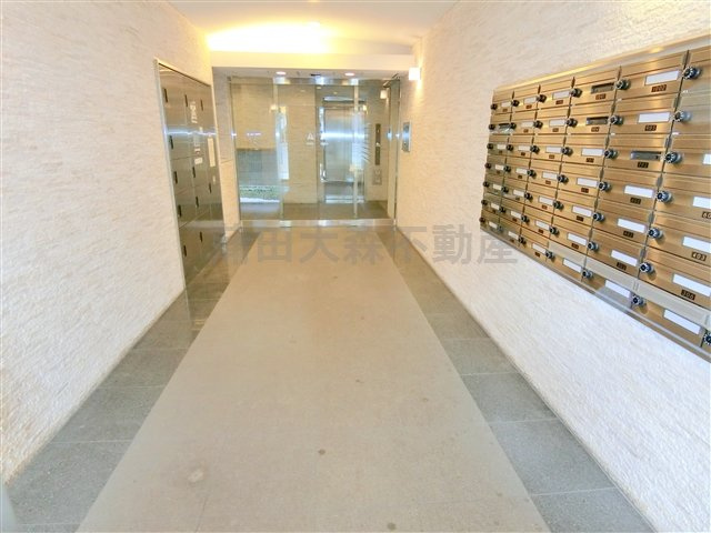 ジーベック平和島のエントランス