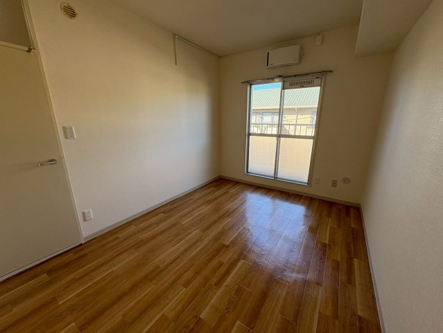 グリーンタウン本中山の居間・リビング