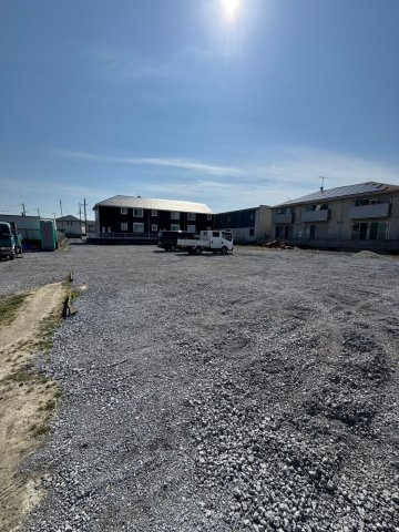 紀の川市貴志川町長山のアパートの駐車場