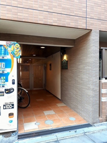 箱根ハイライズビルのエントランス