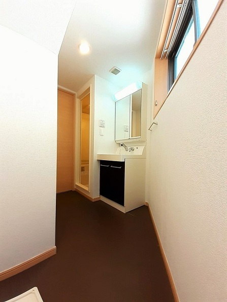 箱根ハイライズビルの洗面所