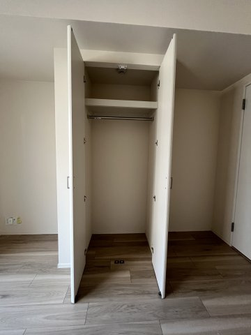 【収納】 | MKS Villa | 天井高までたっぷり収納できるクローゼッ