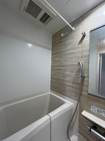 【浴室】 | MKS Villa | ゆったりと脚を伸ばしてくつろげるバスルーム