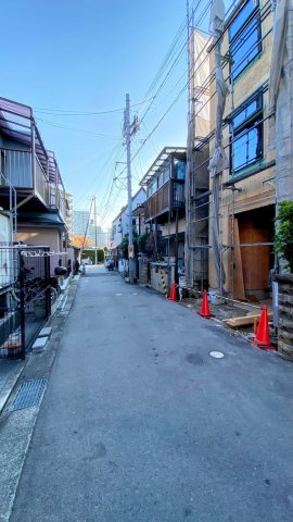 上田中町の前面道路含む現地写真