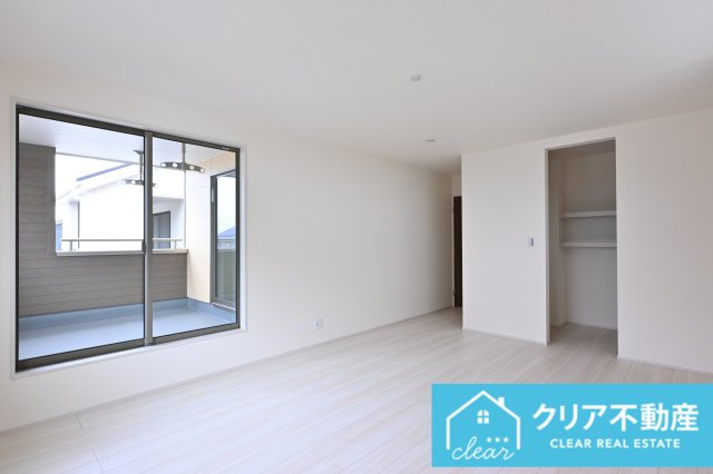 【収納】 | 第３富士見町時沢7号棟 | ウォークインクローゼットは外からは中が見えづらいのに大容量！