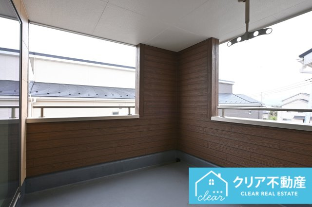 【バルコニー】 | 第３富士見町時沢7号棟 | 広々としたバルコニーは屋根付きで急な雨でも安心です♪