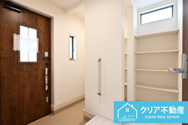 【玄関】 | 第３富士見町時沢7号棟 | ジューズクロークは扉付きで来客時はすっきりして見えます◎