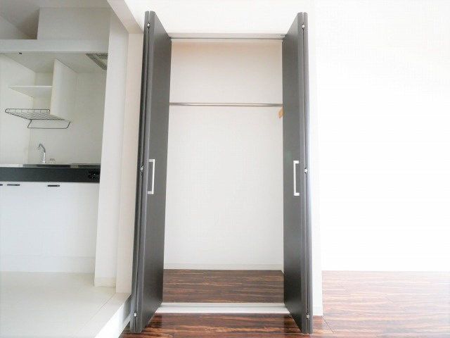 大阪市淀川区十三本町２丁目の賃貸マンションの収納