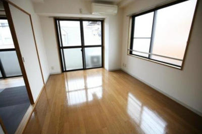 【居間・リビング】 | クレアパーク野方 | 明るい洋室。