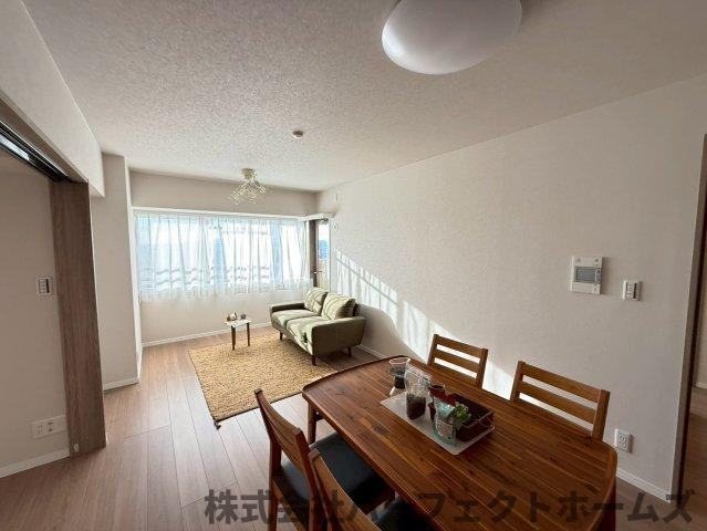 【居間・リビング】の画像