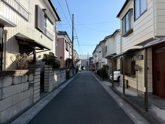 川口市伊刈11期　新築一戸建て　１号棟の前面道路含む現地写真|前面道路含む現地写真です