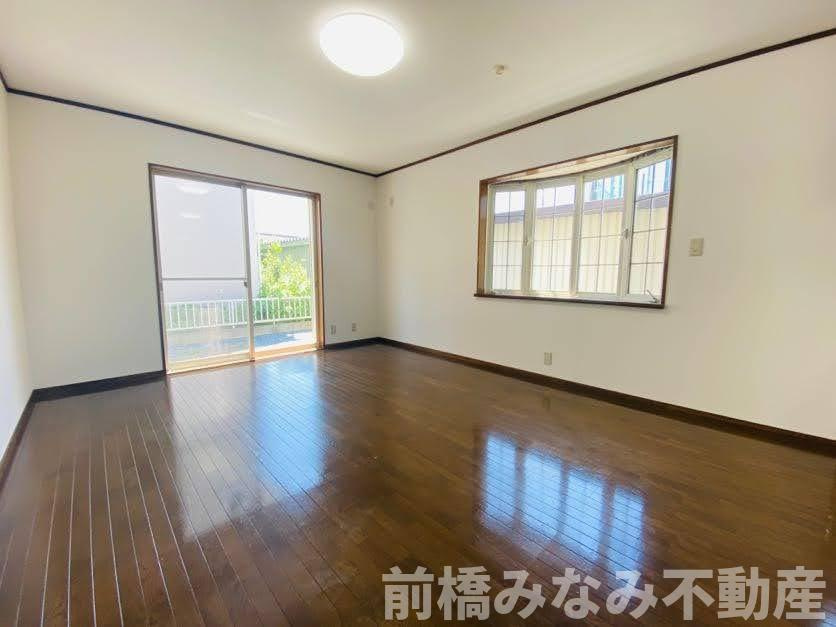 佐波郡玉村町大字五料　中古戸建　4ＬＤＫの居間・リビング