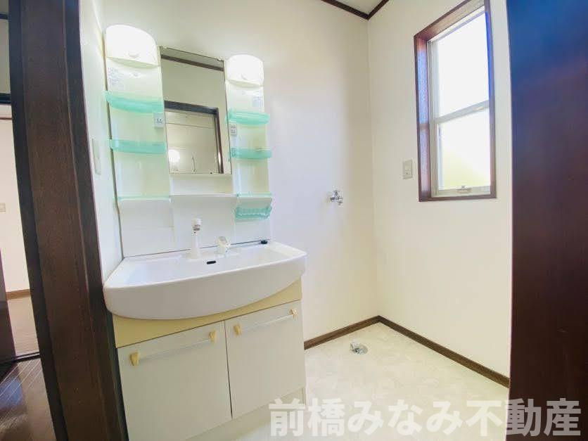 佐波郡玉村町大字五料　中古戸建　4ＬＤＫの独立洗面台