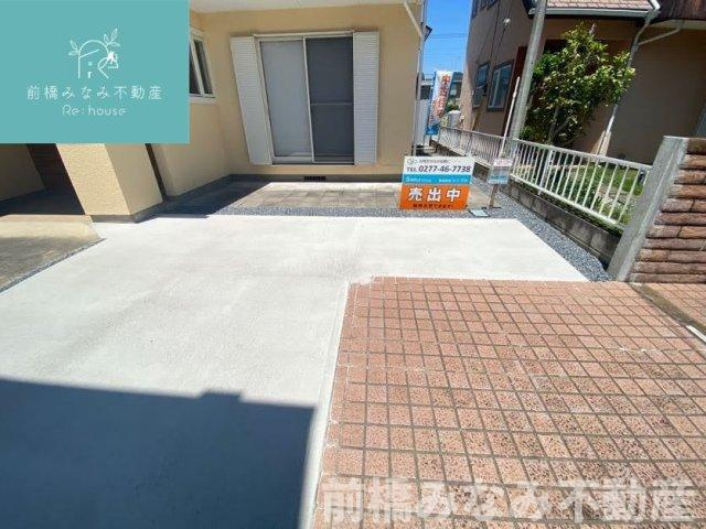 佐波郡玉村町大字五料　中古戸建　4ＬＤＫの駐車場