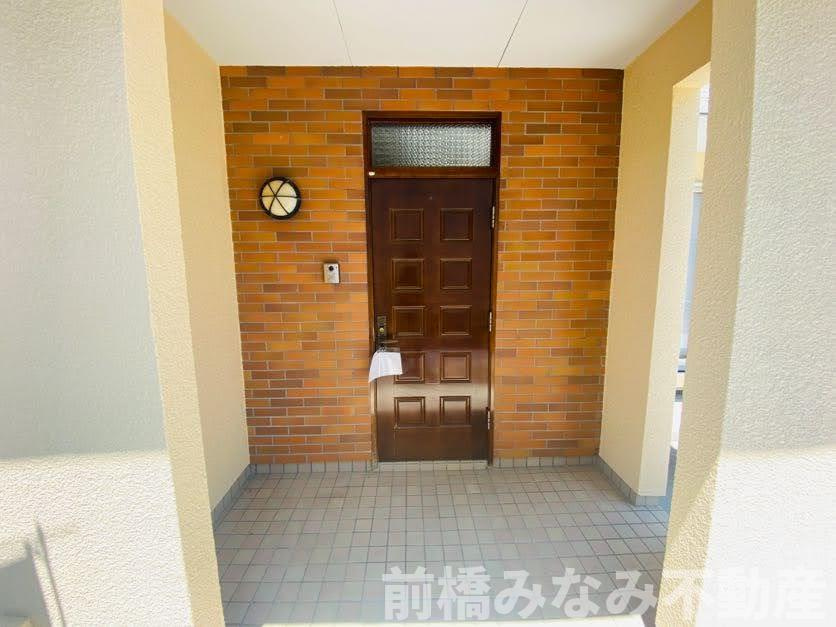 佐波郡玉村町大字五料　中古戸建　4ＬＤＫの玄関