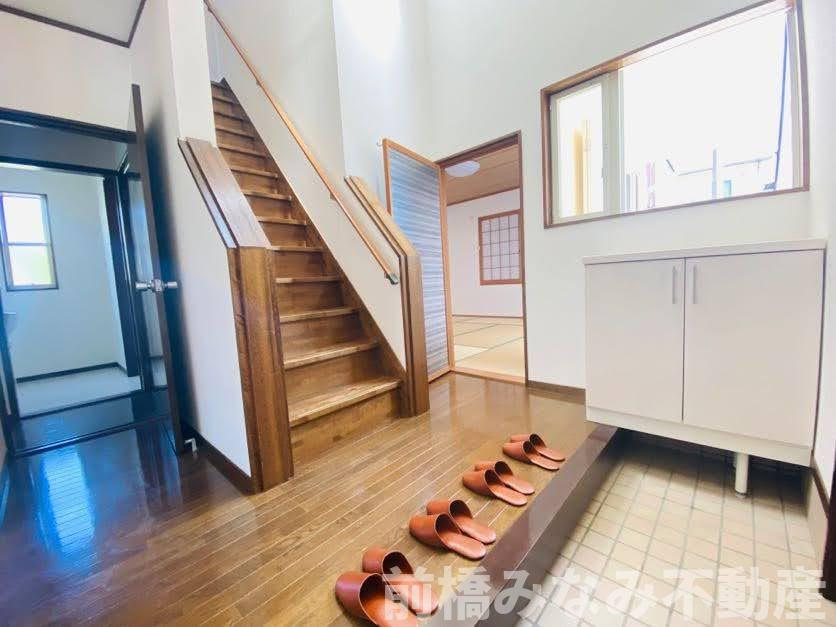 佐波郡玉村町大字五料　中古戸建　4ＬＤＫの玄関