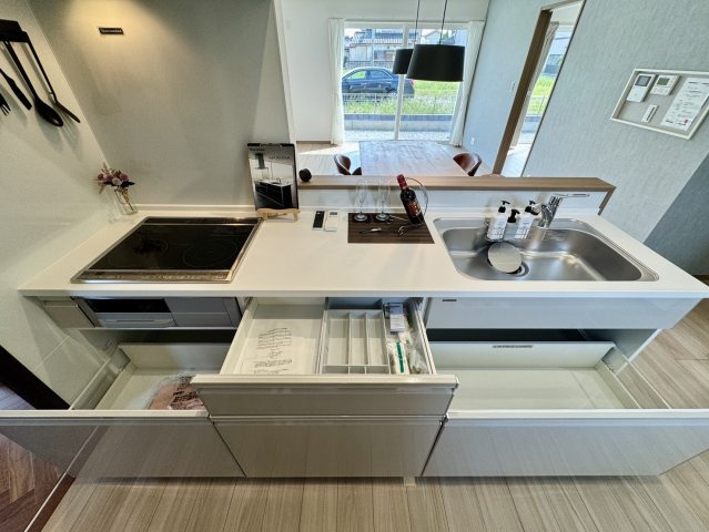 【Z空調】渋川市行幸田　限定1棟　新築建売のキッチン