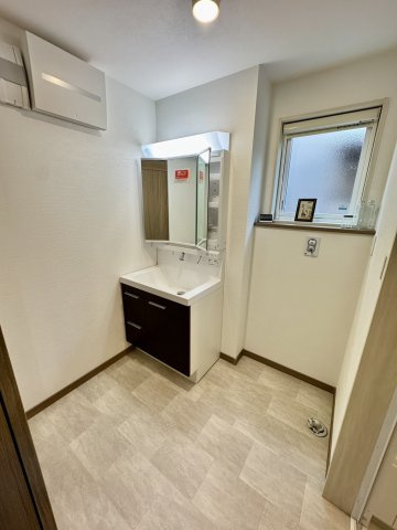 【Z空調】渋川市行幸田　限定1棟　新築建売の独立洗面台