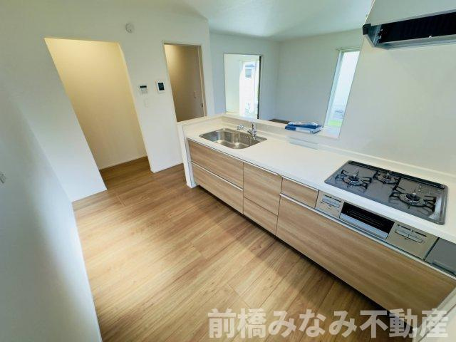 前橋市朝日町三丁目　限定1棟　ハートフルタウン　新築建売のキッチン|コンパクトなキッチンで掃除もラクラク