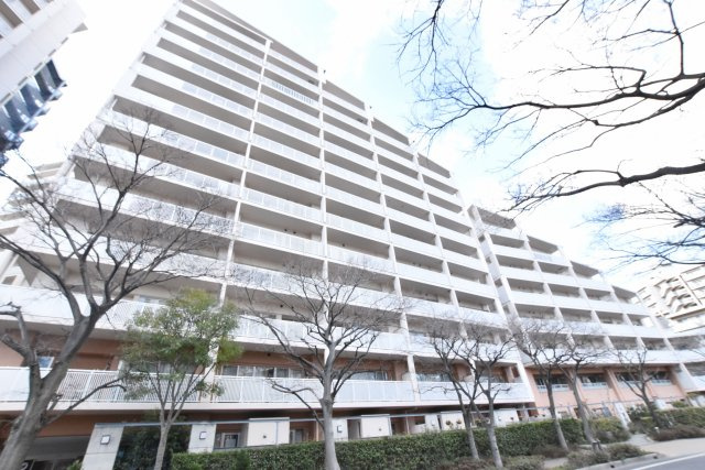 西宮マリナパークシティ・海のまち7番館の外観|南東向きの3方角部屋×90㎡越の広々4LDK！2025年9月内装リフォーム済のため室内大変美麗です。ぜひ一度ご内覧ください。