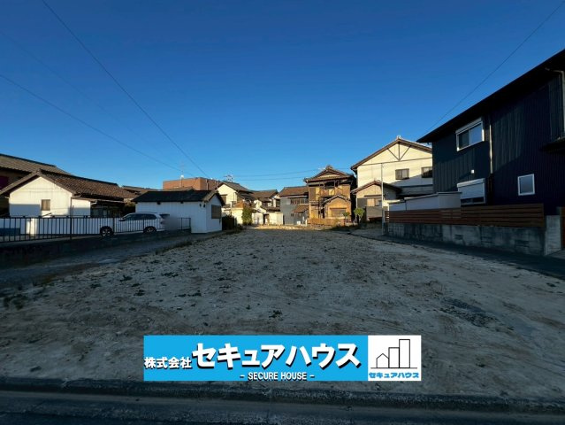 【同施工物件ご案内可能】東海市名和町一番畑　全3棟の外観|■現地外観写真
駐車３台可能！オプション工事でカーポート設置などいかがでしょうか。その他にも、フェンスなどの「オプション工事」もご提案いたします♪
