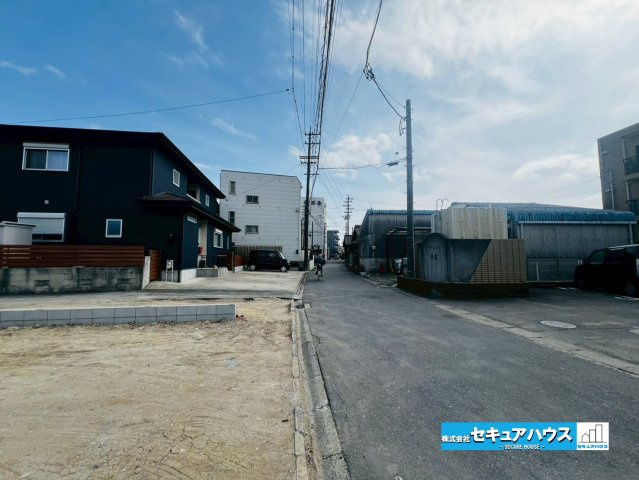 【同施工物件ご案内可能】東海市名和町一番畑　全3棟の前面道路含む現地写真|事前予約にて現地ご見学いただけます！お気軽にお問い合わせください♪
■株式会社　セキュアハウス■
住宅ローンに強く、知識、経験豊富なスタッフ在籍
お客様に寄り添い、ご成約後もサポート致します。