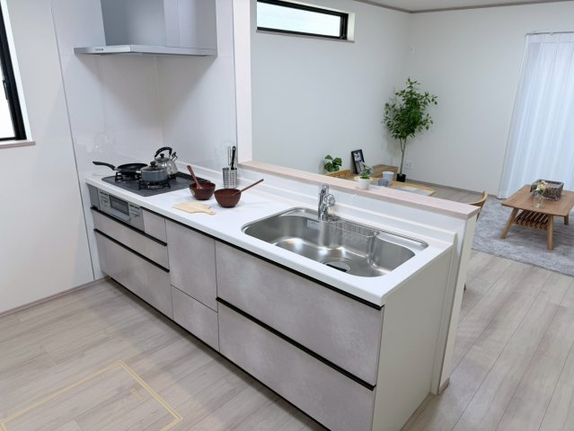 川口市上青木　新築一戸建て　１号棟のキッチン|キッチンでお料理をお楽しみください