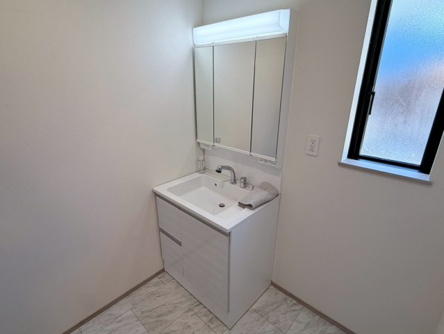 川口市上青木　新築一戸建て　１号棟の独立洗面台|独立洗面化粧台付き